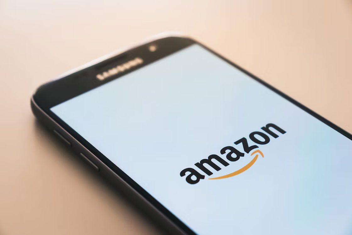 Amazon app loading on a smartphone